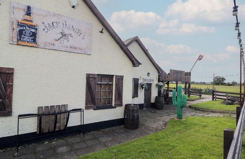 Limavady Cabaña | RUSTY BARN, pet friendly, character holiday cottage in Castlerock
