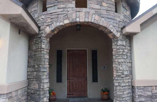 Safford Casa | Comfortable for work, or family, 4-bedroom house with AC in charming Safford