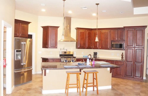 Safford Casa | Comfortable for work, or family, 4-bedroom house with AC in charming Safford