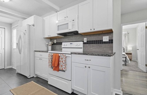 Alcoa Casa | Cal’s Place/Pet-Friendly Home Near UT & Airport