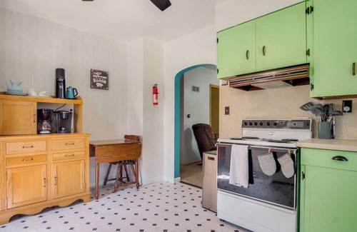 Rock Rapids Casa | Deck & Spacious Yard: Family Home in Rock Rapids!