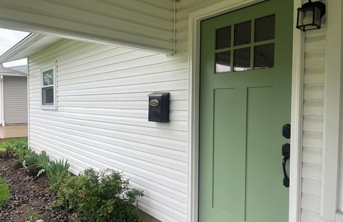 Xenia Casa | Charming single-story house perfect for getaways or extended stays.
