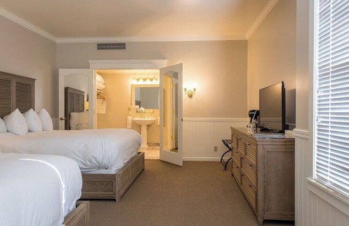Santa Rosa Hotel | Spacious Double Queen Suite Perfect for Wine Country Escapes Near Santa Rosa Fun