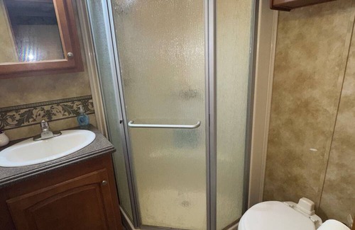 Holly Beach Casa | Spacious RV with AC in charming Holly Beach
