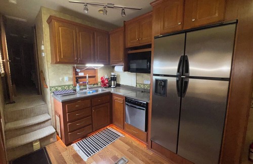 Holly Beach Casa | Spacious RV with AC in charming Holly Beach