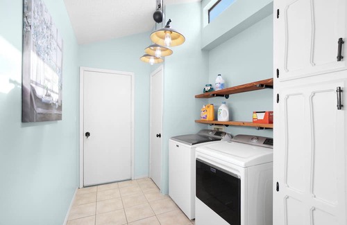 Los Lunas Casa | Comfy 3-bedroom home with massage chair and arcade right off freeway