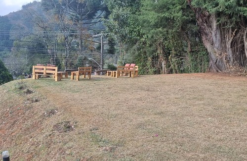 Jardim Andira Casa | House with two large bedrooms 5 minutes from the center.