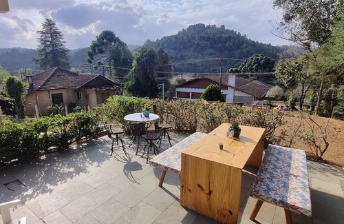 Jardim Andira Casa | House with two large bedrooms 5 minutes from the center.