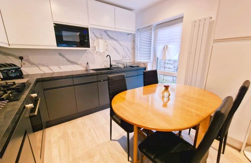 Chorlton-by-Backford Casa | Luxurious Home in Chester, a Beautiful Sanctuary