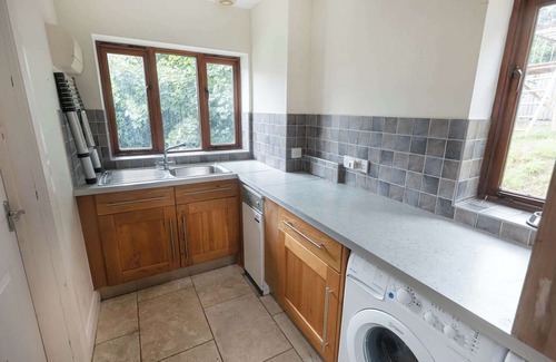 Whitchurch Casa | Perfect Retreat With Parking, Garden & Great Views