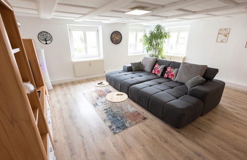 Aldingen Apartamento | Apartment 'Alexandra' with Shared Terrace, Shared Garden and Wi-Fi