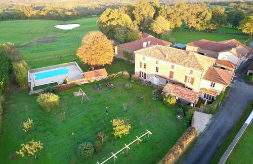 La Peruse Casa | Holiday home with use of garden and swimming pool