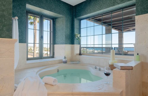 Playa Blanca Villa | Villa Costa Roja with swimming pools, jacuzzi, mini golf, paddle tennis and sea and volcano views