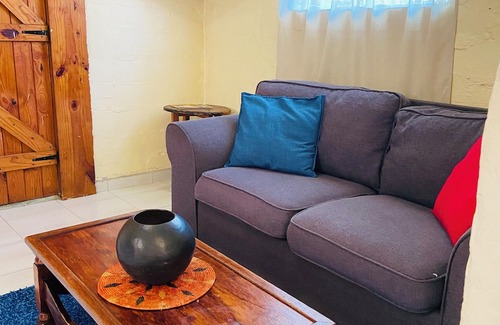 Mbabane Cabaña | Mountain Vista Cottage cozy stay with stunning views in nature’s heart!
