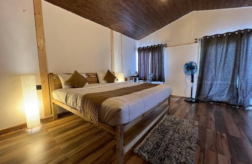 Almora Complejo | Pet-Friendly Cottages/Rooms in Almora