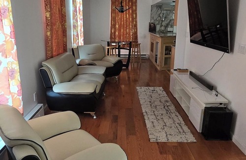 Poughkeepsie Casa | Stunning 5-bedroom house with AC/Heat in charming Poughkeepsie NY
