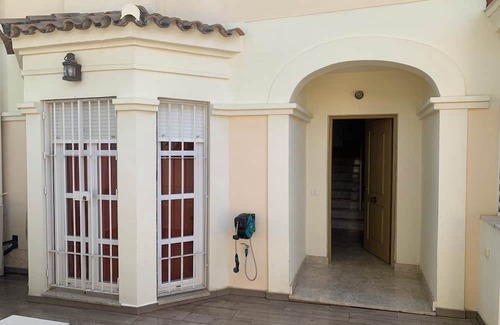 Tomares Casa | Beautiful house in idyllic setting