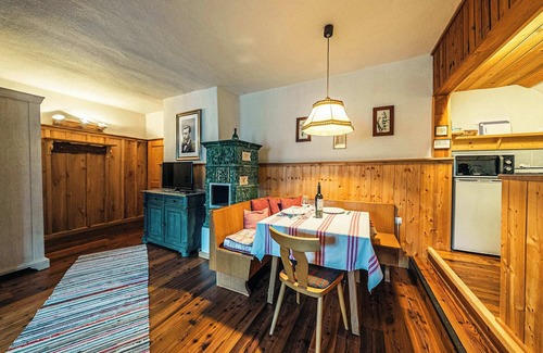 Altaussee Apartamento | Sieglgut: Schnitzler Apartment |Kitchen |Parking