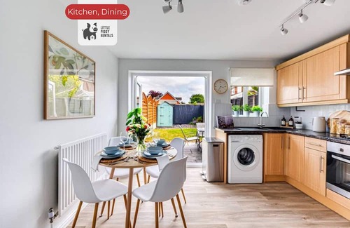 Marston Moretaine Apartamento | Modern 2BR w/Parking EV Charger
