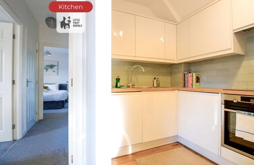Hatfield Apartamento | Bright 2BR Hatfield Gem + Parking