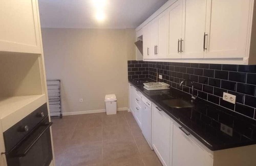 Gaziosmanpasa Apartamento | Tranquil 5-bedroom apartment with AC in Istanbul