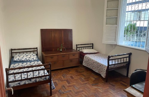 Jardim Santa Helena Casa | Shared house with parking space in downtown Juiz de Fora