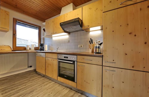 Ried im Zillertal Apartamento | Apartment 'Mia' with Mountain View, Balcony and Wi-Fi