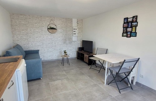 Tangry Casa | Gîte 'Les Gites Des Hauts Pays' with Private Terrace, Wi-Fi and Air Conditioning
