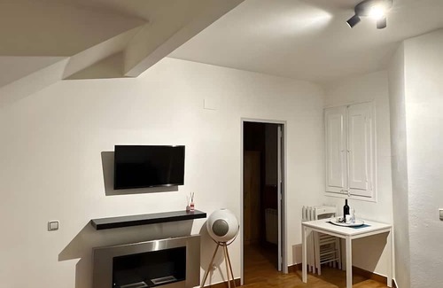 La Molina Apartamento | Apartment 'Sol I Vent La Molina' with Mountain View and Wi-Fi