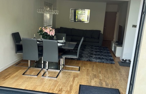 Banstead Casa | Bungalow, Banstead Surrey