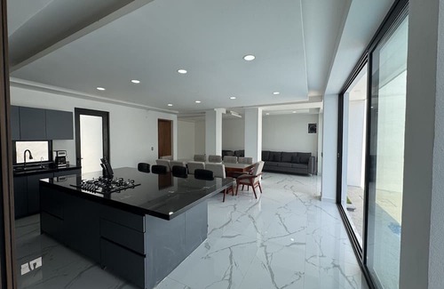 Perula Casa | Casa Top Horizonte. Charming 3-bedroom beach house with AC & Private Pool.