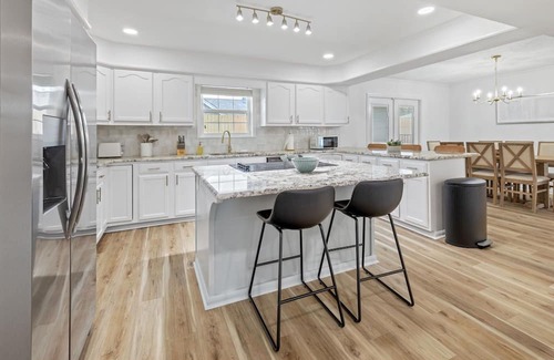 Prien Casa | 3 Minutes to Casino/Pool & Hot Tub