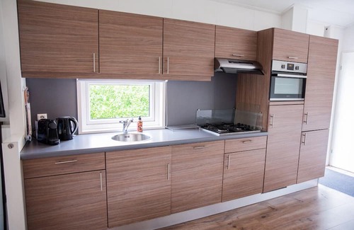 Heetveld Chalet De Esquí | Luxury Holiday Chalet 1-4 persons with Private Jacuzzi, Private Sauna and Sun Shower.