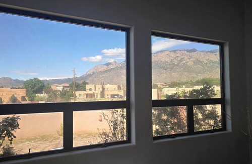 Northeast Heights Casa | 4-bedroom house in awesome Albuquerque with stunning Mountain View