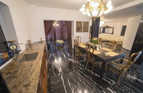 Eforie Nord Apartamento | King Room with Sea View & Queen Room with Balcony