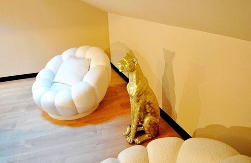 Bourgoin-Jallieu Apartamento | Évasion Safari luxe, Private XXL Spa, Cinema screen, Waterfall, Sleeps 4