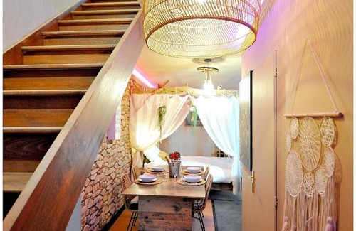 Bourgoin-Jallieu Apartamento | Évasion Safari luxe, Private XXL Spa, Cinema screen, Waterfall, Sleeps 4