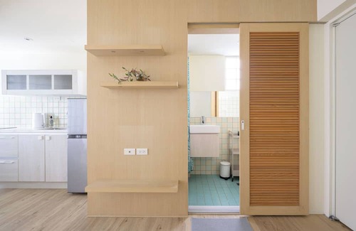 Songshan Apartamento | Stylish 2F Large Studio, Taipei, Elevator, AC, 1 unit in a floor, Walk to MRT