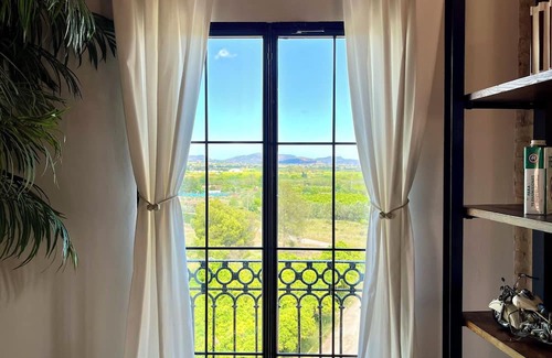 Betera Apartamento | Bright boutique loft 5 min from the subway