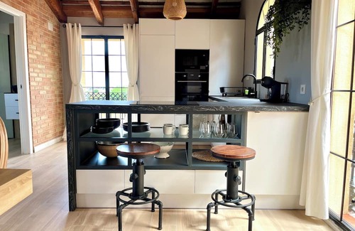 Betera Apartamento | Bright boutique loft 5 min from the subway