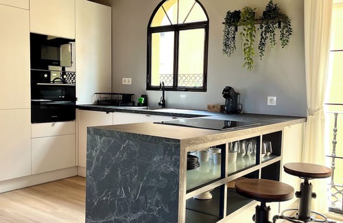 Betera Apartamento | Bright boutique loft 5 min from the subway