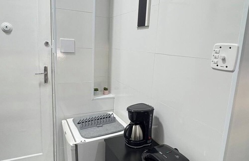 Aparecida Apartamento | Cozy beachfront studio, great location, renovated and with Wi-Fi…