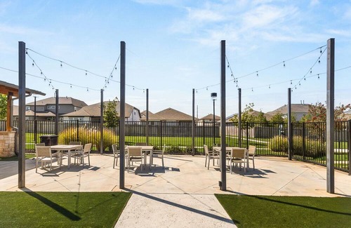 Buda Casa | Purple Prairie Retreat/Pool, Patio, & BBQ