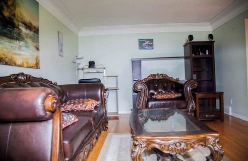 Aylmer Apartamento | Beautiful & Spacious home