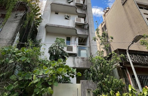Songshan Apartamento | Stylish 4F Large Studio, Taipei, Elevator, AC, 1 unit in a floor, Walk to MRT
