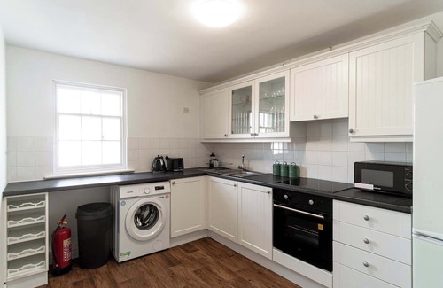 Whitehaven Apartamento | Spacious 1 Bed Harbour-side Apartment with Balcony