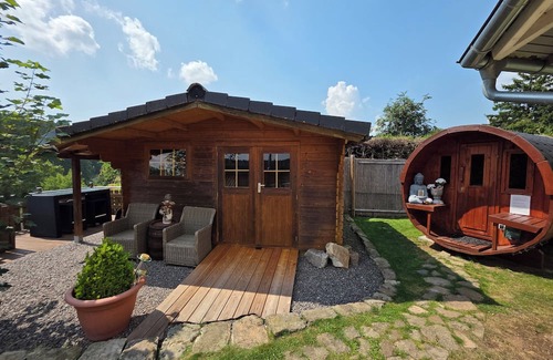 Lenzkirch Casa | Sunny vacation apartment Sonnenhuesli in the Black Forest with whirlpool and sauna
