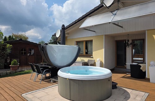 Lenzkirch Casa | Sunny vacation apartment Sonnenhuesli in the Black Forest with whirlpool and sauna