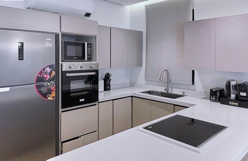 Qurtubah Apartamento | bnbme | Modern Apartment + Maid’s Room | 17 min to KAFD
