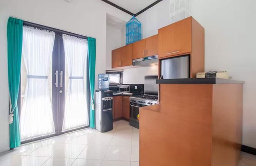 Kerobokan Villa | Villa Marjens 2 Seminyak area , 4 bedrooms sleeps 8 private pool for about $30pp
